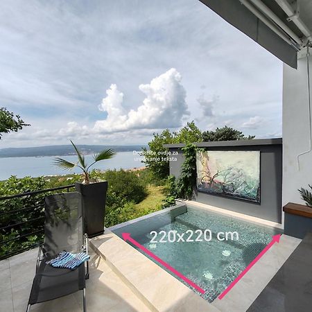 Art Gallery House With A Small Relaxing Pool Цриквеница Экстерьер фото