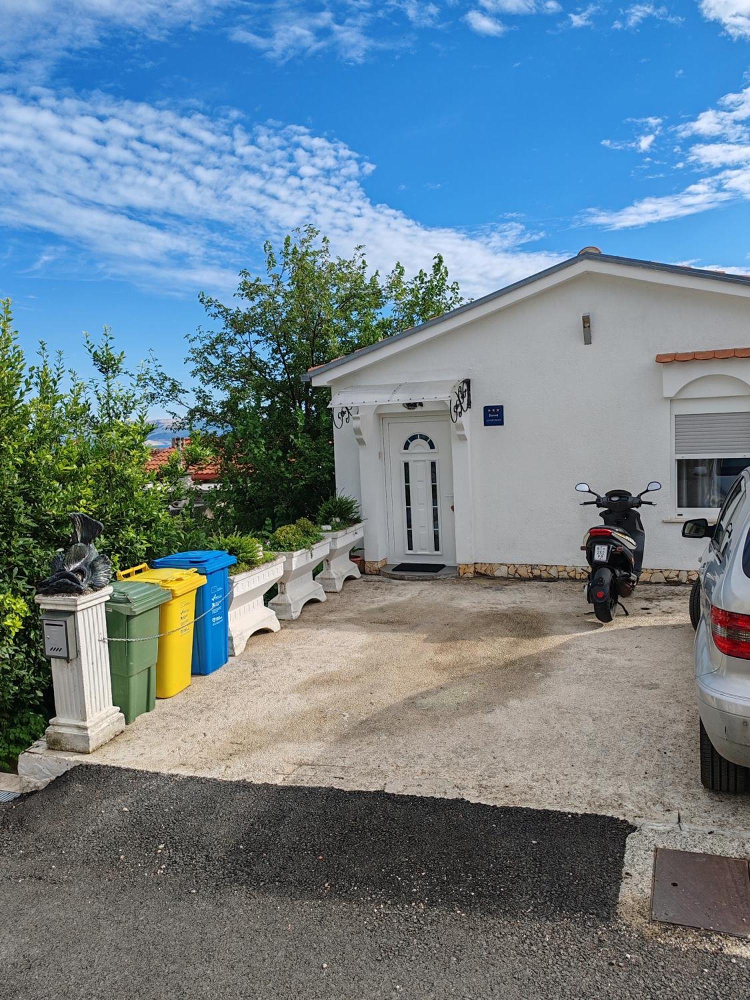 Art Gallery House With A Small Relaxing Pool Цриквеница Экстерьер фото