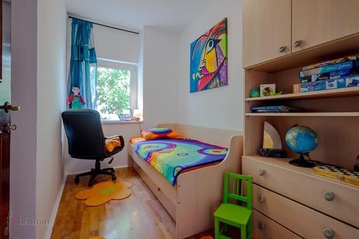Art Gallery House With A Small Relaxing Pool Цриквеница Экстерьер фото